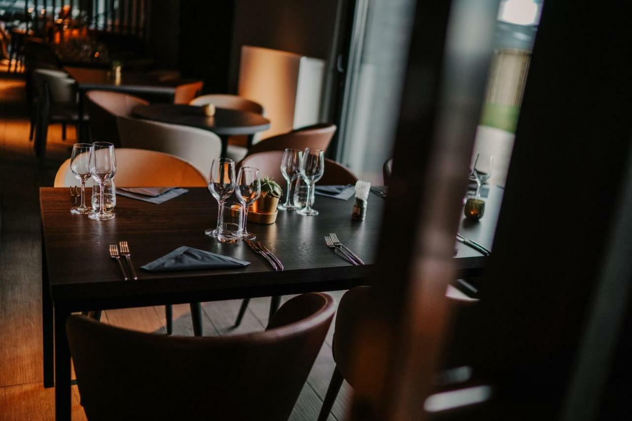 Hotel & Restaurant Five Nations 杜柏 外观 照片